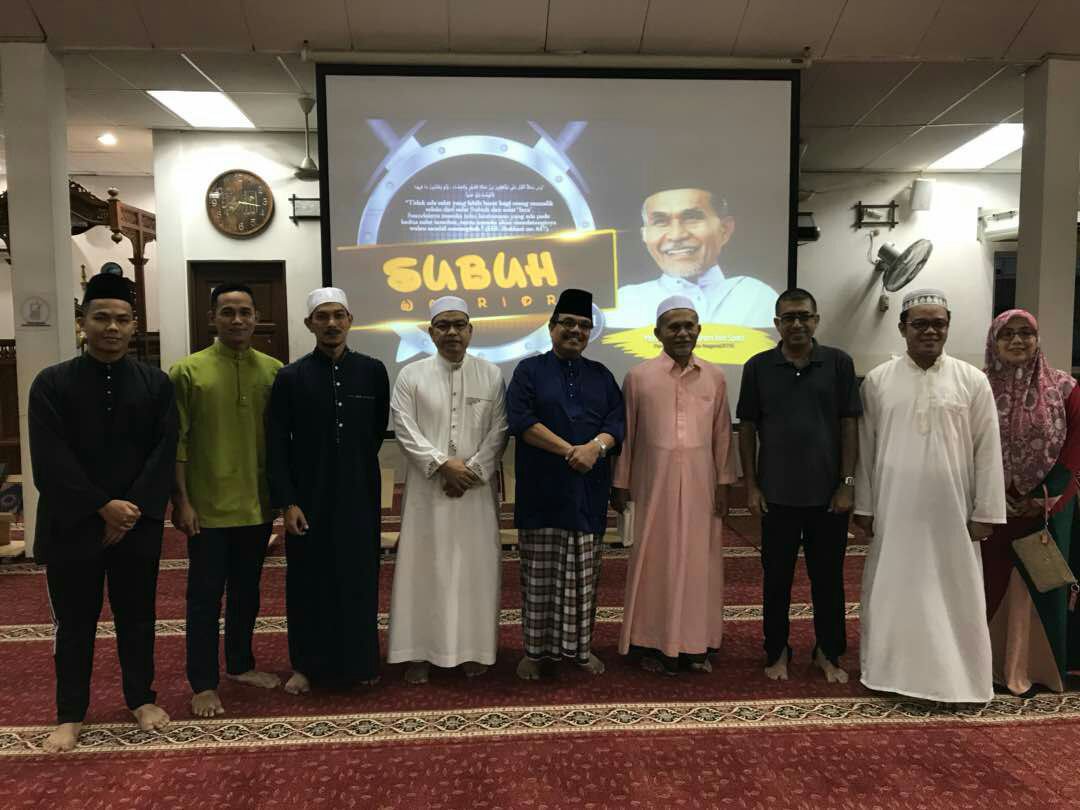 saf_upnm's tweet photo. Assalamualaikum WBT warga UPNM.
Terima kasih diucapkan kepada semua yg terlibat & Tahniah kepada semua mahasiswa yang hadir dan berjaya menjadi ''warrior'' pada hari ini. Semoga usaha kecil kita ini diterima dan dikira sebagai satu amal kebajikan kita.
#subuhwarrior
#upnm
#ksaf https://t.co/kqPwy5uvPi