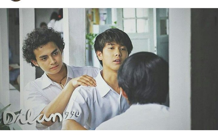 Yulismarika1's tweet photo. Film yang luar biasa dan visualisasi terbaik dari sebuah novel. Untuk pertama kalinya novel di angkat menjadi film dengan sangat baik dan apik. Ayo.. Wujudkan 7 Juta Penonton untuk @FilmDilan1990 
Karya yang luar biasa ayah @pidibaiq dan mas @fajarbustomi 

#TolakDilanTurunLayar https://t.co/ki43eGthCp