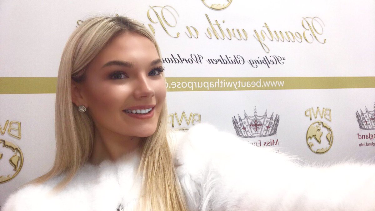 paige2506's tweet photo. Had a lovely evening last night at the Miss England HQ, was so nice to meet some of the other ladies I shall be competing with at Kelham Hall✨We learnt so many new tips ready for the final on March 24th 💃🏼😆 Thank you so much to Lisa and Angie for your help! X #missengland2018 https://t.co/XvoiMREHaO