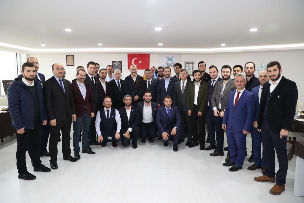 TÜGVA Trabzon İl Teşkilatı'nda kahvaltıda gençlerimizle hasbihâl ediyoruz