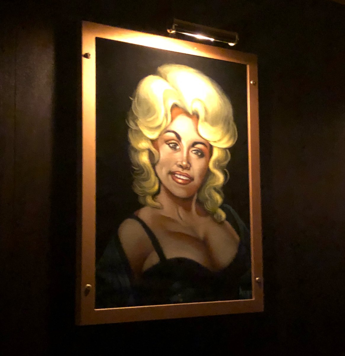 eric hu on twitter there s this painting at this bar and i can t