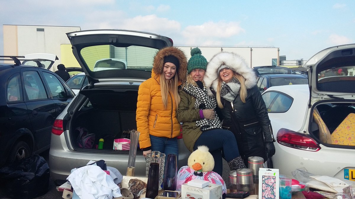 marie_RMN's tweet photo. Get down to Central Park for some bargain prices from this beautiful lot! @GlenbourneUnit https://t.co/Rsel3zWkCr