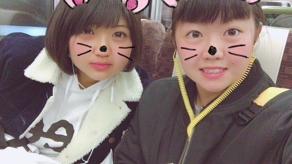 tsuniaro__'s tweet photo. 今日もおつかれさん。

テストどころやないね。

つにちゃんのイヤホンの癖が強いのは秘密🤫 https://t.co/29zjX4bLCD