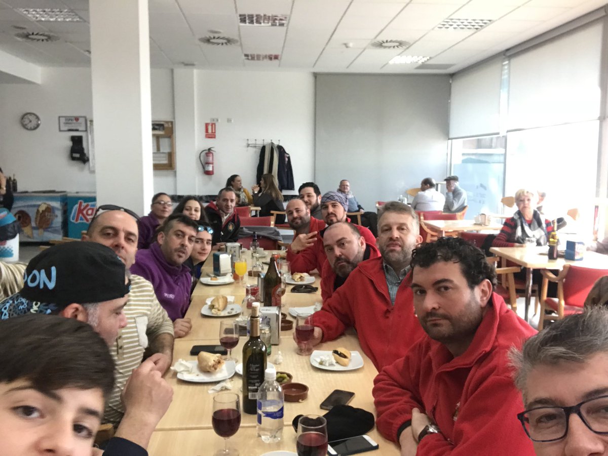 Recuperando fuerzas con los amigos de <a href="/fallasantjaume/">fallasantjaume</a> ☺️ #Germanor