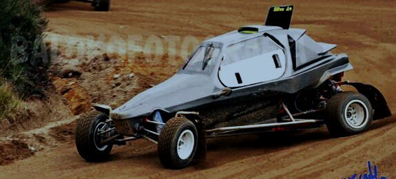 is_oficialteam's tweet photo. Ya falta menos para desvelar la nueva imagen de nuestro @Ya_CarRacing a cargo de @VMLMdesigner https://t.co/u9Wt28af0L