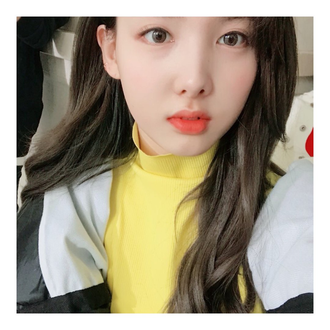 twice_snaps's tweet photo. [TWICE INSTAGRAM(4P)] twicetagram: #근황#쿠군#도보고싶고#원스#도보고싶네🧡 4/4P https://t.co/y48eEASj7C #kpopsnaps https://t.co/s8pvxCT6OX