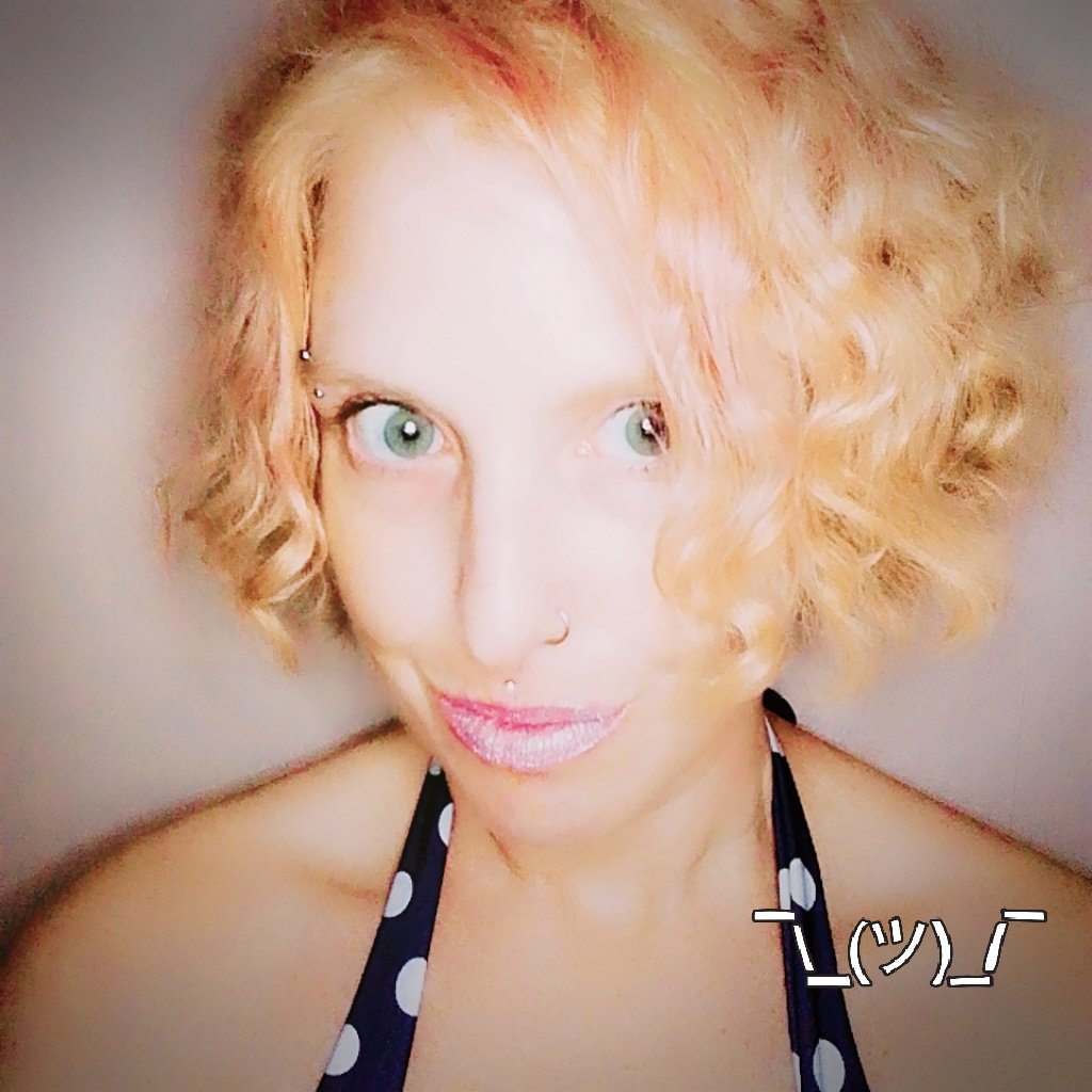 MandiBen's tweet photo. #NewProfilePic #laugh #ohmygod #whocares #writing #selfhumor https://t.co/3BfmW4Zyk4