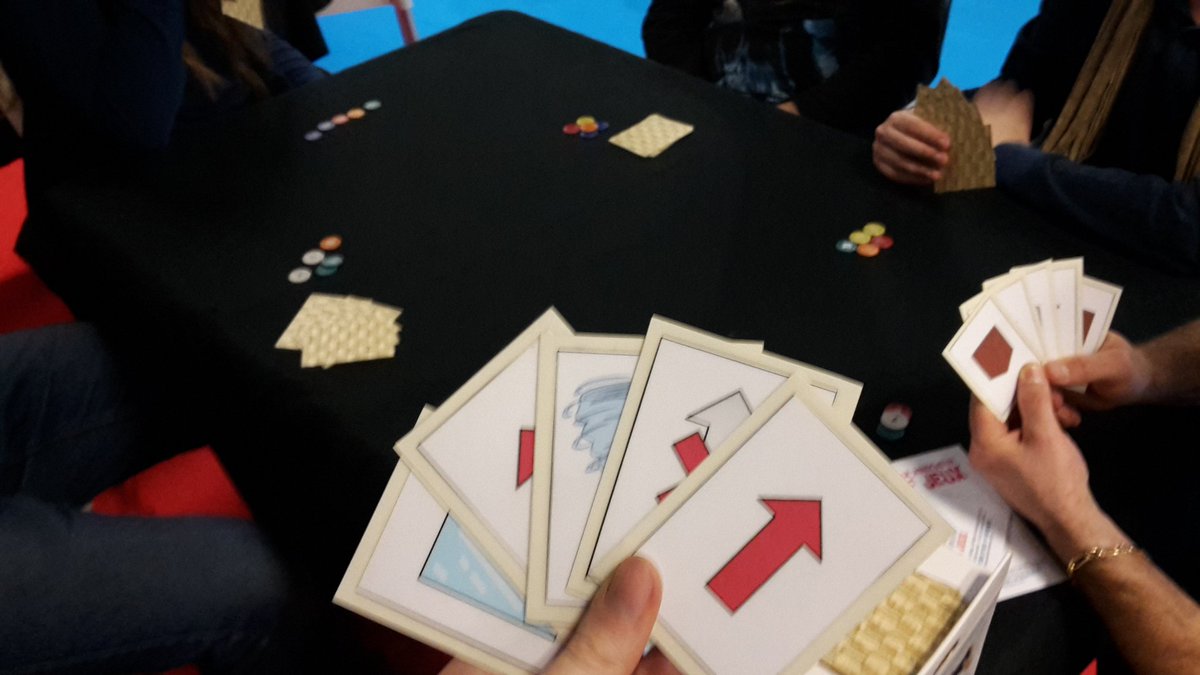 MisterFlech's tweet photo. Merci à toutes les personnes qui sont passées me voir au FIJ de Cannes et qui ont pu tester mon jeu Warrows. C'était super de pouvoir le tester avec vous 😊 https://t.co/wYrT6AerFm