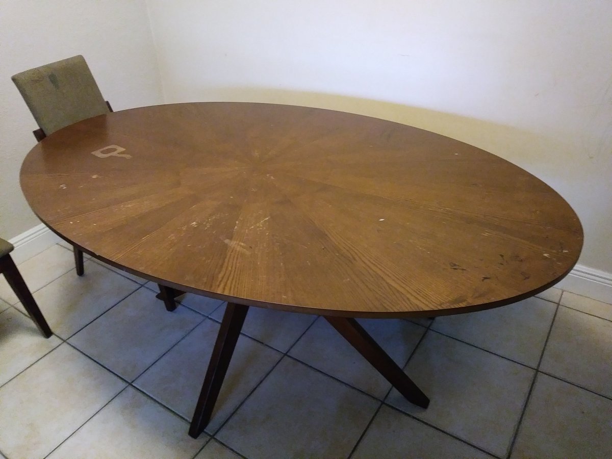 Justnew4Ucom's tweet photo. Good morning, stay tune for a new project. Going to refinish this oval dining table. https://t.co/zQ8FRal9lp https://t.co/T6aHowrIPL