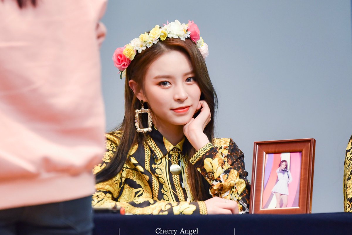 cherryangel_210's tweet photo. 180225 씨엘씨 팬사 #엘키 2

#CLC #ELKIE @CUBECLC https://t.co/NDwhoIJxLi