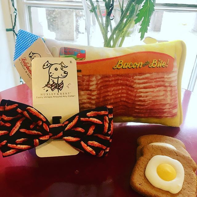 QuiteFetching17's tweet photo. Sunday Special! Free egg & toast cookie with any bacon toy or tie purchase 😂 #sundayfunday #bacon #bacontie #dogties #dogboutique #shopwoo #shopgrafton #shopgraftoncommon #dog #dogs #dogparents #dogmom #dogdad #baconlovers #sunday #quitefetchingllc #… https://t.co/TDkQI5M2I2 https://t.co/wDCJy12Q8d