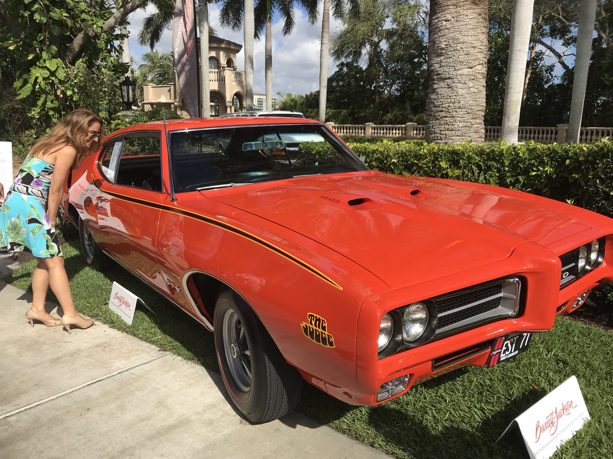 k8_wats's tweet photo. Come enjoy the scene and some of #chefpedro sausage &amp; peppers 🌶 #homemade #sexycars #bocaresort #soflo #carshow https://t.co/Fb2C0MKw1O