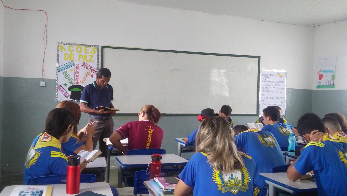 pr_milson's tweet photo. Pr Eraldo dirige o reavivados por Sua palavra na 1° reunião do ano do clube de desbravadores Reino Celeste. 
#RpSp https://t.co/tYrQHVp6wm
