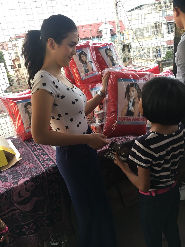 delacruzGem23's tweet photo. Your heart is beautiful as you are @iamsofiaandres .More blessings to come.continue to inspire others.we're always here to support you😊❤️ https://t.co/F9IVwSAmSc