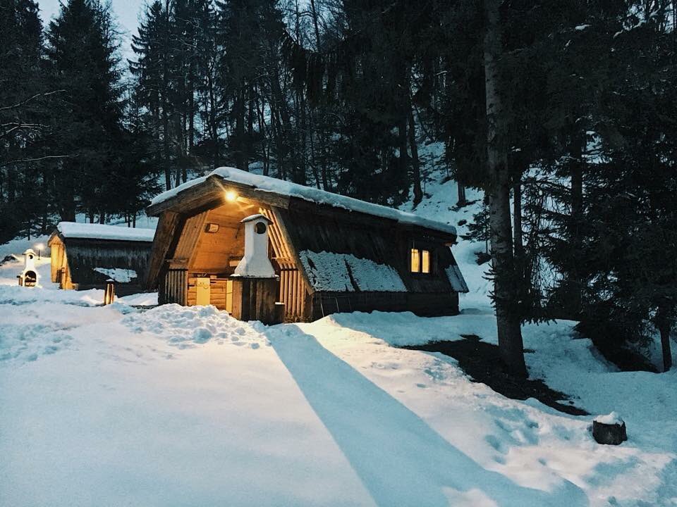 pensionpibernik's tweet photo. Stanotte cambiamo alloggio!
Foto: Andrea Melegeri
#Glamping
#Bled https://t.co/Sft2RunQ0P