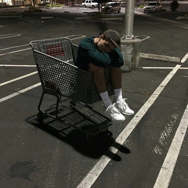 itfeelquotes's tweet image. My feelings doesn't matter, right?

ความรู้สึกฉันมันไร้ค่าใช่มั้ย?