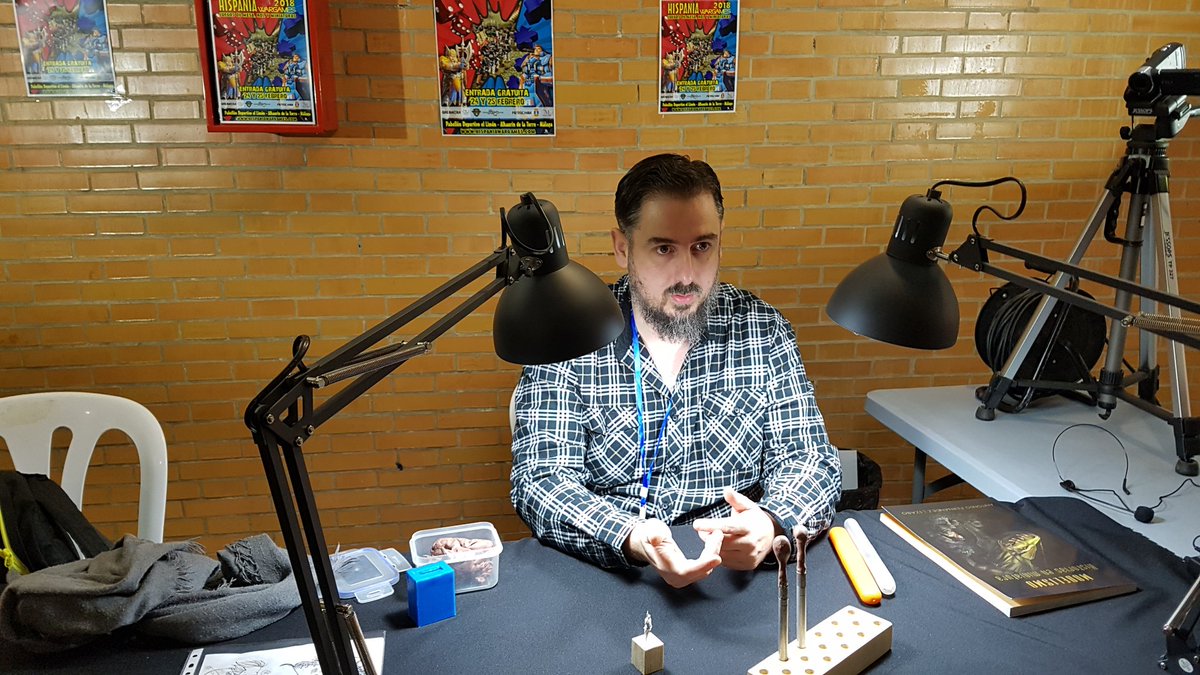 minisywargames's tweet photo. Vaya crack el sr Antonio de @TinyLeads. Masterclass en las @hispaniawargame https://t.co/5cndiEKL0O