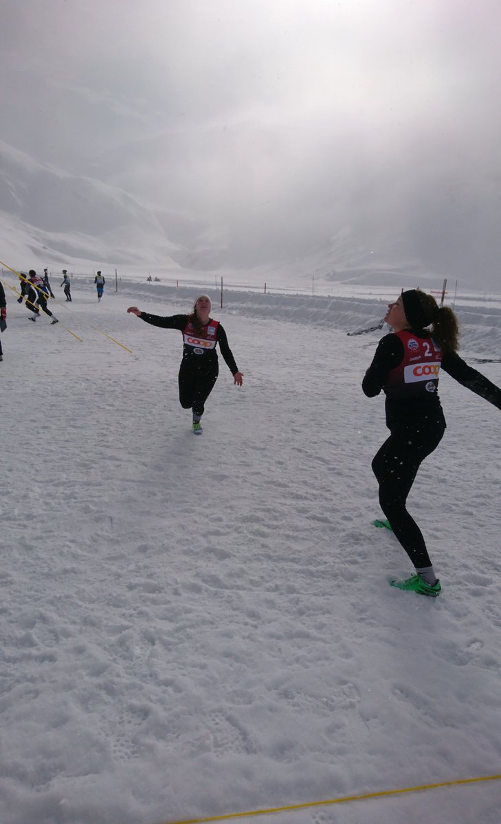 SnowVolleyCH's tweet photo. We're all the way up!! 💪#SnowVolleyball https://t.co/rbfm4juO2m