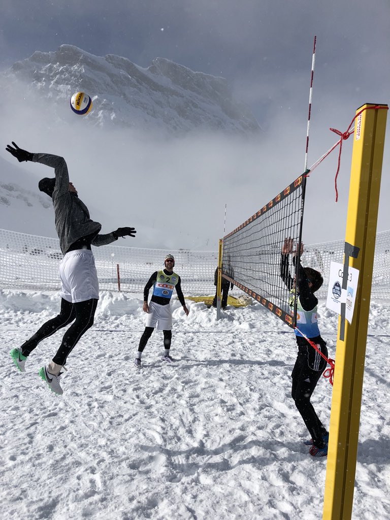 Chiliblues's tweet photo. SnowVolleyball at it’ best...😎@Snowvolleyball @SnowVolleyCH https://t.co/QaB99dm23K
