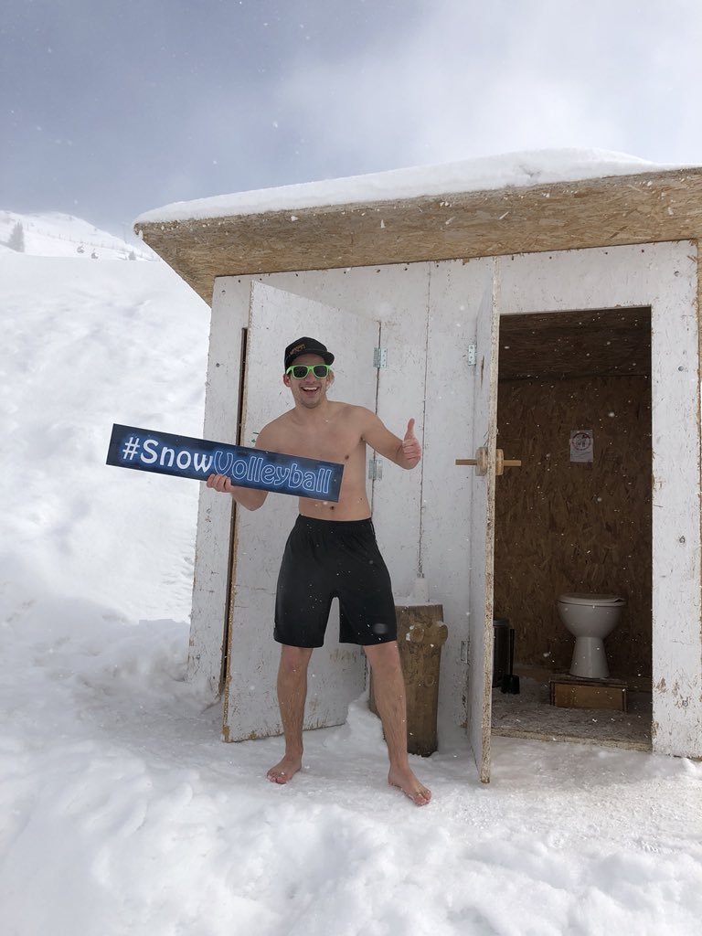 Chiliblues's tweet photo. SnowVolleyball at it’ best...😎@Snowvolleyball @SnowVolleyCH https://t.co/QaB99dm23K