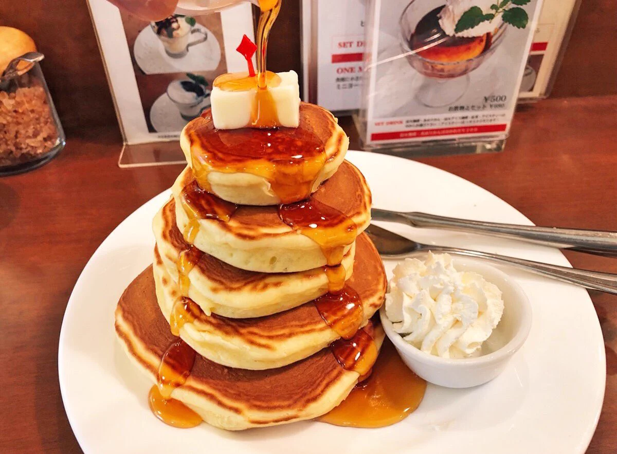 リーズナブルな価格ながら満足度が高い！？「5段重ねパンケーキ」！