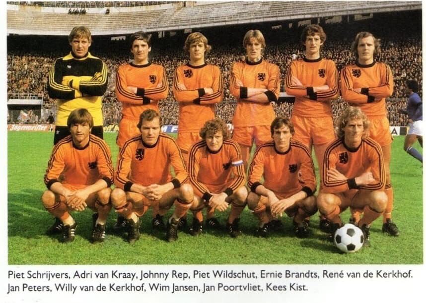 Голландский футбольный клуб 9 букв. Сборная Голландии 1981 года. Состав команды Голландии 1978. Сборная Голландии 1992. Голландия футбол ретро.