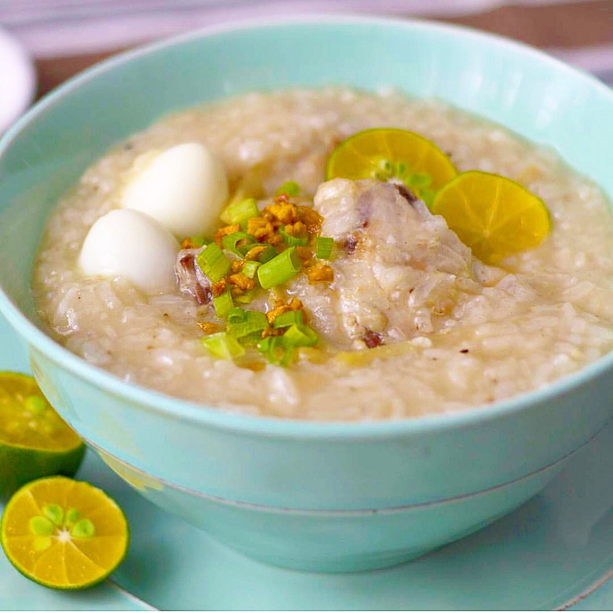 DiscoverMnl's tweet photo. #DMFoodSeries

Something most of us probably grew up with! 💛👌🏼 ARROZ CALDO! ✨

Where‘s the absolute best bowl of Arroz Caldo for you? 😍 Some say they love PAL’s Mabuhay Lounge (@flypal) version the most. 

DiscoverMNL foodie insider: @maputingcooking https://t.co/izZGUFGPEL