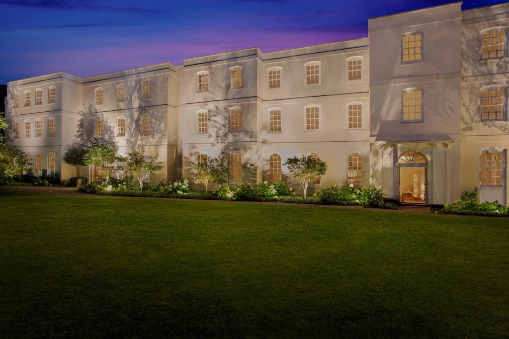 We enjoy an Austen-worthy getaway at <a href="/SopwellHouse/">Sopwell House</a>. ow.ly/SbT030iy0ME