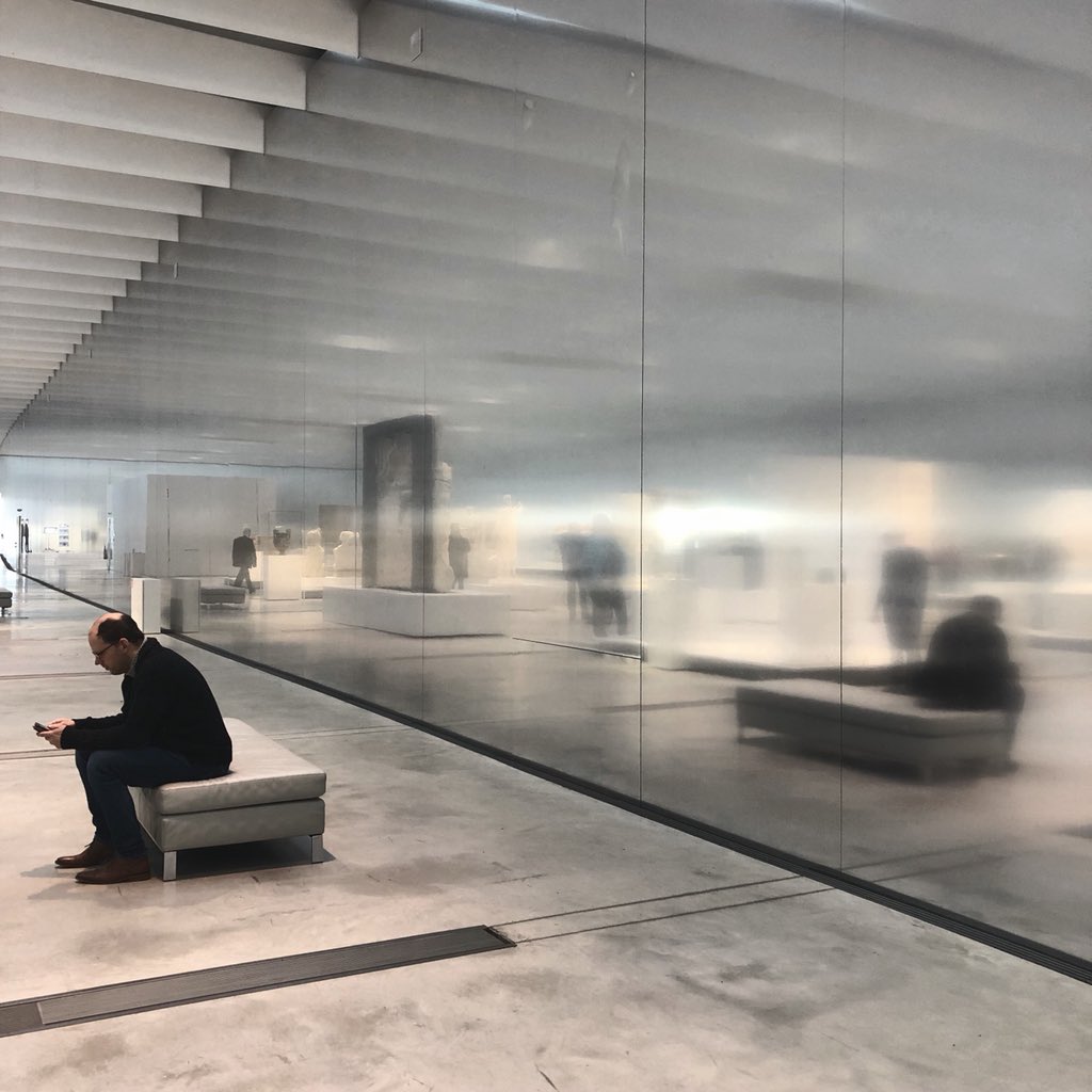 MRTarchitecture's tweet photo. réflexion #louvre #lens https://t.co/yOXE58KZ73