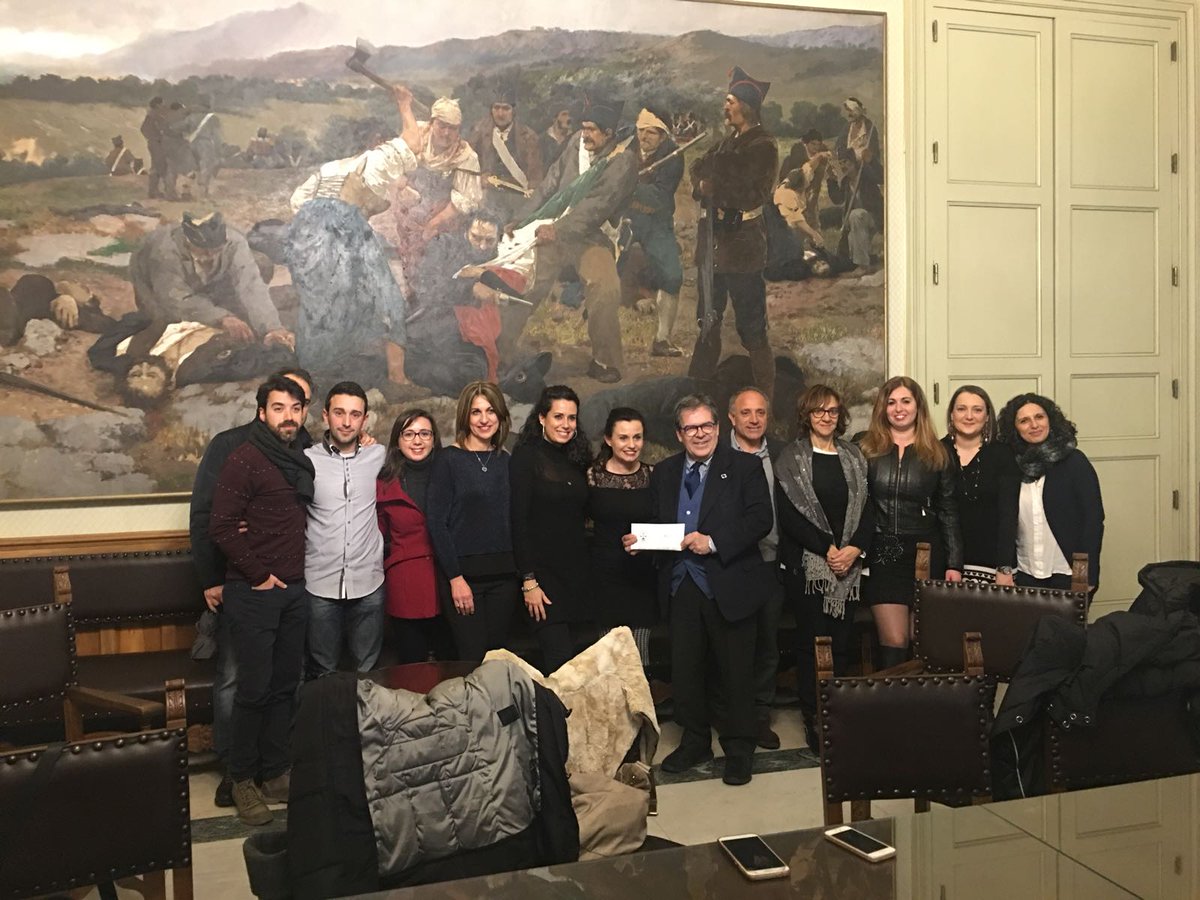 UnAssGiudiziari's tweet photo. Ringraziamo il Sindaco di #Catania @enzobianco_ per il suo impegno a favore del CIAG. Quale Presidente del Consiglio Nazionale dell’Anci, @comuni_anci inviterà i Sindaci di tutti i comuni d’Italia a sostenere il nostro Comitato! #scorrila https://t.co/SwCclR7b9X