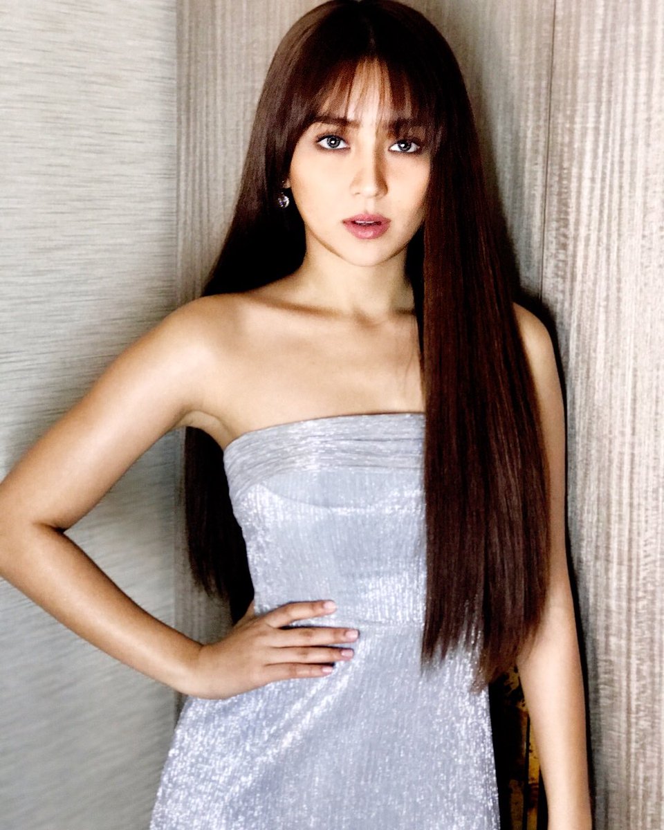 KathWinkies's tweet photo. Yep. Kathryn looks like a living doll. https://t.co/iainb9WZRz