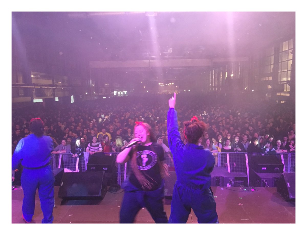 LasTeaPartyDjs's tweet image. Oso gustora atzo @40minuturock en @artepilpilean @labasu1 eta @MadMuasel ekin! Etzigun musika asko jartzeko denborarik eman, barkatuuu! Hurrengoan gehio! 😘🤘🏽🚀