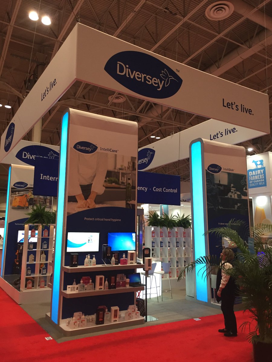 diversey's tweet photo. It's day 1 of the Restaurants Canada Show! Robotic cleaning, intelligent handcare and precise dosing systems improve efficiency, guest experience, safety and brand protection. See them @Diversey Innovation Unleashed in Booth 2029! #internetofclean #RCShow18 https://t.co/8P27OWUzDo