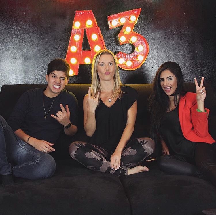 ManagerArtBr's tweet photo. Já viram o vídeo dessa semana no canal da @juvalcezia ?! Ainda não?! Então corre lá pra ver esse casal lindo falando sobre namoro, paquera na internet, virgindade, gírias do momento e muito mais 💥@a3comjuvalcezia
#a3comjuvalcezia
#juvalcezia #managerco #grupomarbaimagem https://t.co/oS8FnUUnfd