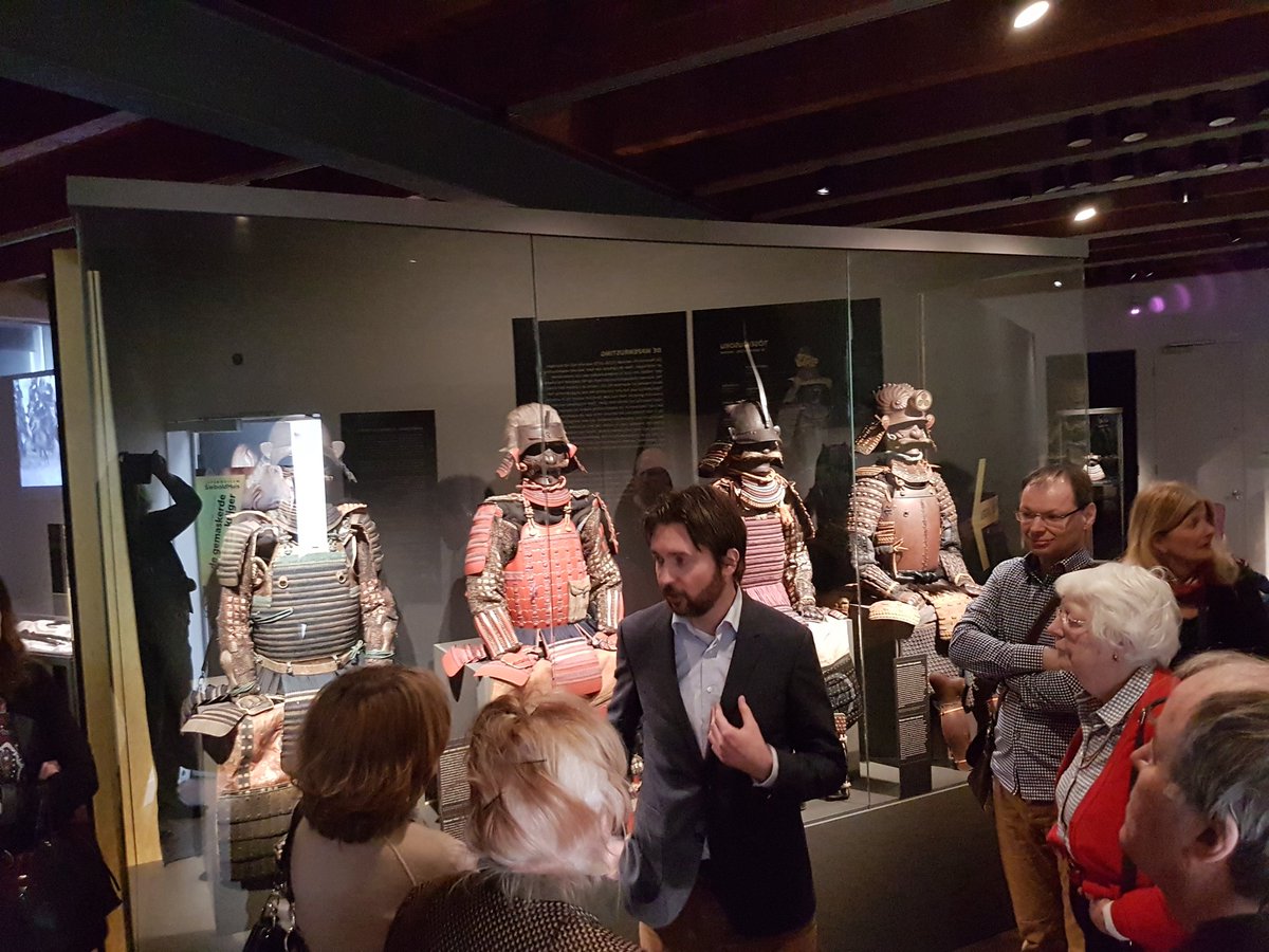 NederlandJapan's tweet photo. Vandaag: lezing en rondleiding voor leden door Dr Bas Verberk over samurai en hun maskers. Erg interessant en wat een fantastische tentoonstelling in het @sieboldhuis https://t.co/D9GijNh6D6