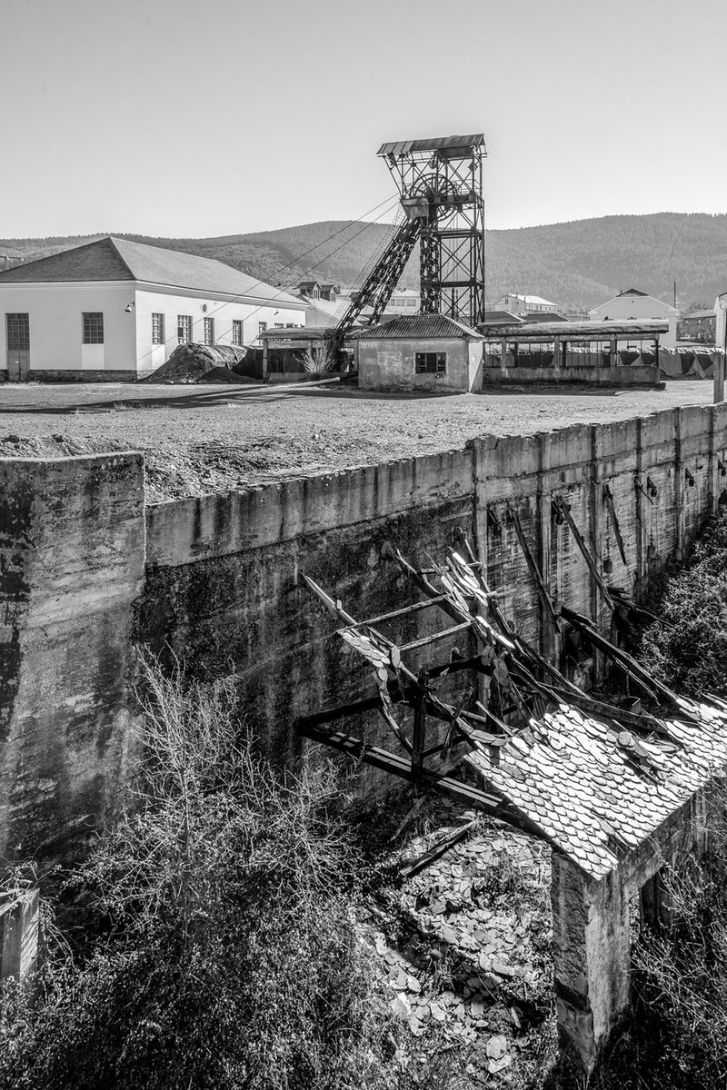 Parque de la minería del Pozo Julia. Fabero. León. 2017.
© Eduardo Urdangaray
archivohistoricominero.org/portfolio_page…