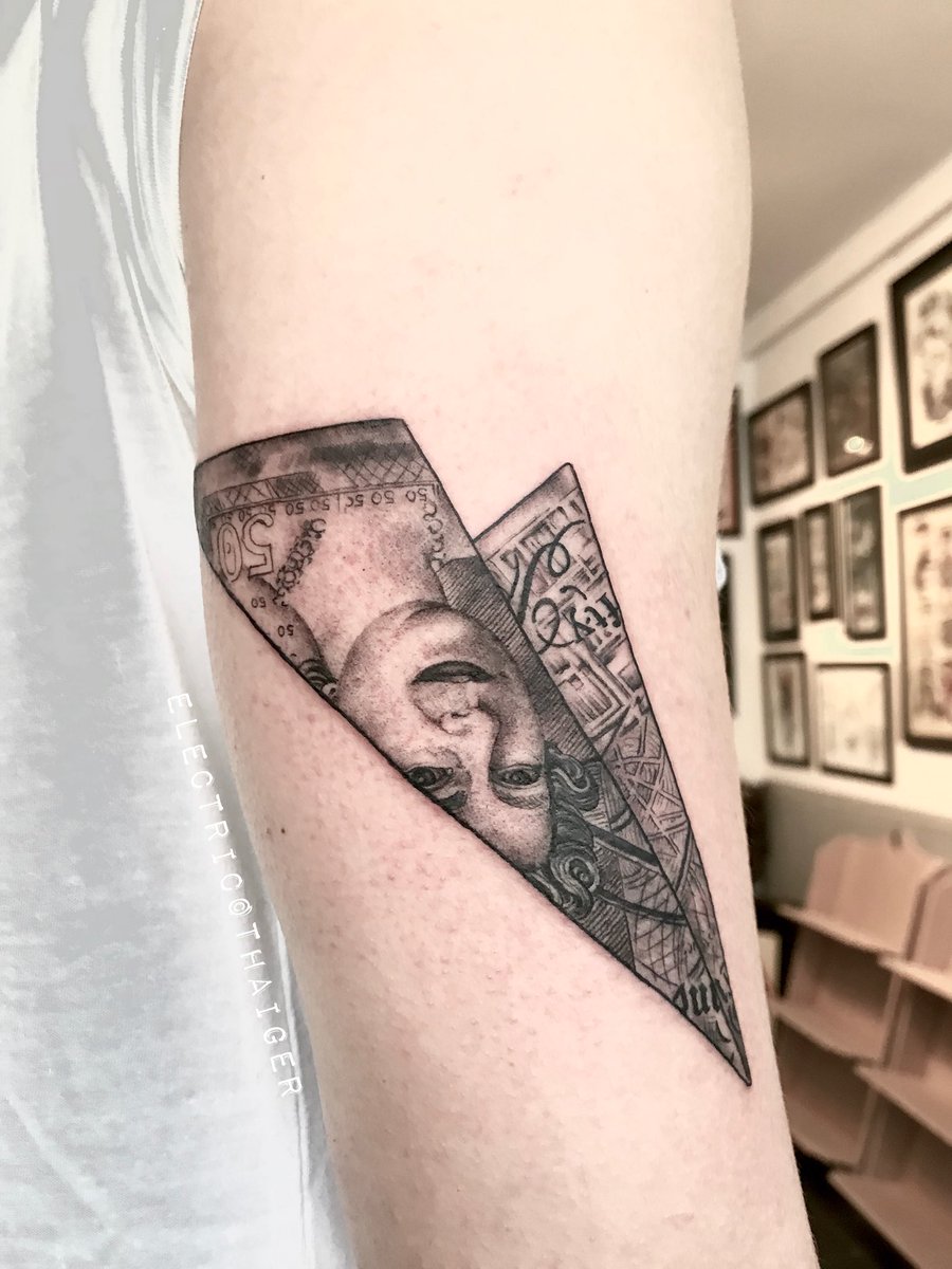 electricthaiger's tweet photo. Something a little bit different done by Ya yesterday 👸 Contact the shop on 0208 4606160 or send us an email at: info@electricthaigertattoo.co.uk if you have any questions 🖖🏽 or drop by the shop at Bromley North Station to say Hello 🤗 

https://t.co/GIsga6rTPL https://t.co/x3QuKt2N43