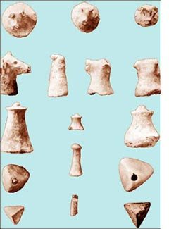 What further indication does one need? The horse is even found as a piece, one of the 'chessmen' of a board game unearthed in Lothal, over 4000 years old. Lothal is also famous for -Earliest evidence of a decimal scale-Use of Vedic measurements like angula-Fire altars