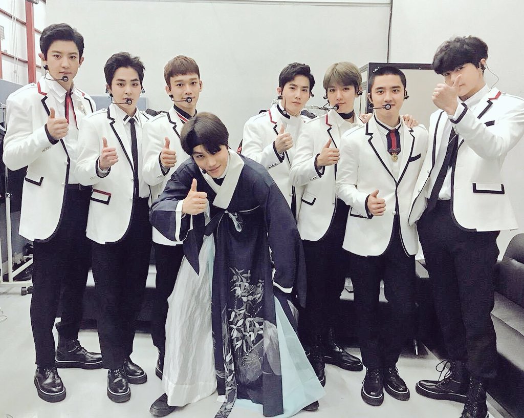 IxingGirl's tweet photo. AMÉ EL SOLO DE JONGIN BEBÉ, MIREN QUE HERMOSO A VE♡. 

#Olympics_EXO @weareoneEXO https://t.co/Q81qTPqyFV