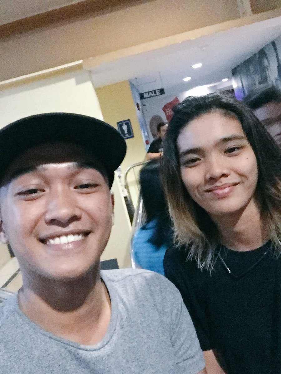Polhensen's tweet photo. Mahirap, oo. Pero alam kong kaya mo. Kaya niyo. #UPFight #GITINGxTAPANG  @totsyyy18 *kilig na kilig po ako, ate* https://t.co/mxvvng31G0