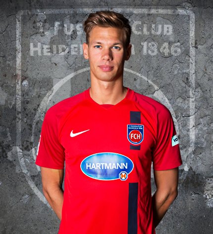 FCH1846's tweet photo. Frank schmidt wechselt zum ersten Mal: M;axi #Thiel kommt für Marcel #Titsch-Rivero.
#D98FCH https://t.co/WjyEWHJa3c