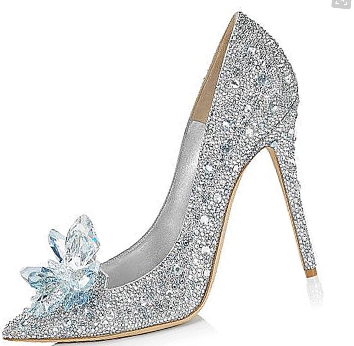 .@CeciliaKy #Cinderellashoes