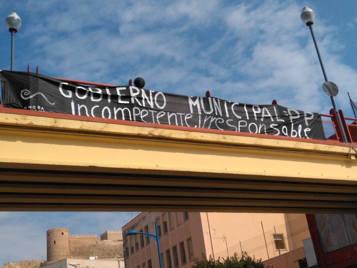 Con los vecinos de
El Partio 

m.facebook.com/groups/1506381…
