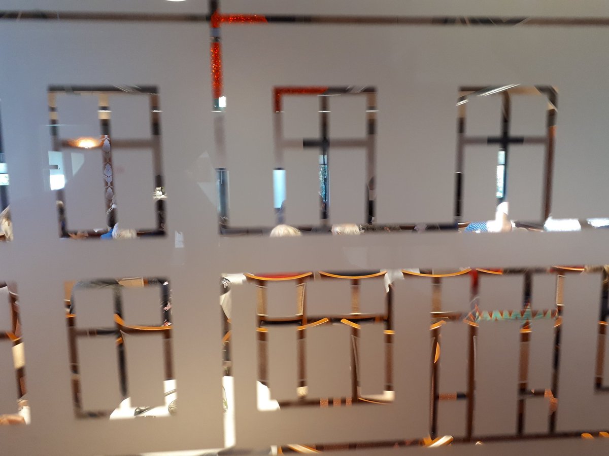 Looking at the hall from backstage, 10 minutes till showtime! @HuizeBergen