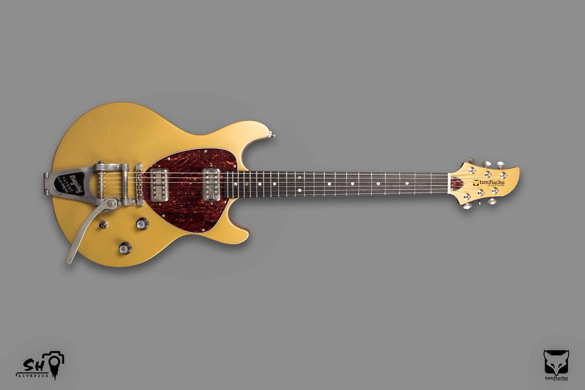 TonfuchsGuitars's tweet photo. Tonfuchs - Booty Custom / Goldtop
Classy isn’t she?
Do you want more information about the Booty?
Head over to our website for more details.
https://t.co/w9osG8TVIQ
#tonfuchs #tonfuchsguitars #luthier #goldtop #customguitar #guitar #guitarist #bigsby #lollarpickups https://t.co/QHdDC95df6