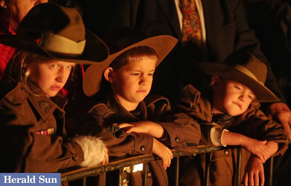 @ShrineMelbourne Three of my grandchildren on #ANZACDay at #theShrineOfRemembrance ddoughty.com