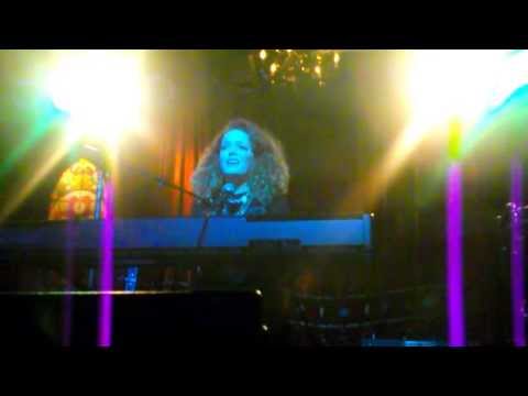 I Will Rise- Jenn Blosil ~  americanidol.grayraindrops.com/site/jenn-blos… #JennBlosil