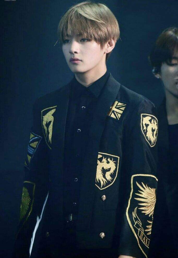 luvoftae's tweet photo. HANDSOME
#뷔 #태형
#방탄소년단 #V #Taehyung #Bts

KOOKIE KOOKIE
#iHeartAwards #BestBoyBand #BTS @BTS_twt https://t.co/J3MVpvZb2k