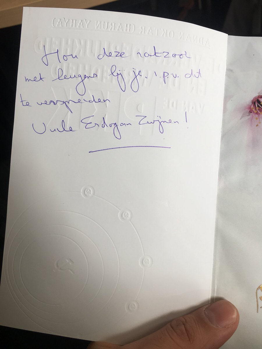 Momenteel in vergadering met het bestuur van de Eyup Sultan Moskee te Apeldoorn. Deze week dit boek met de bijbehorende tekst in het postvakje van de moskee gevonden. Men denkt blijkbaar dat dit boekje vanuit de moskee wordt verspreid. #zorgelijk en #intimiderend