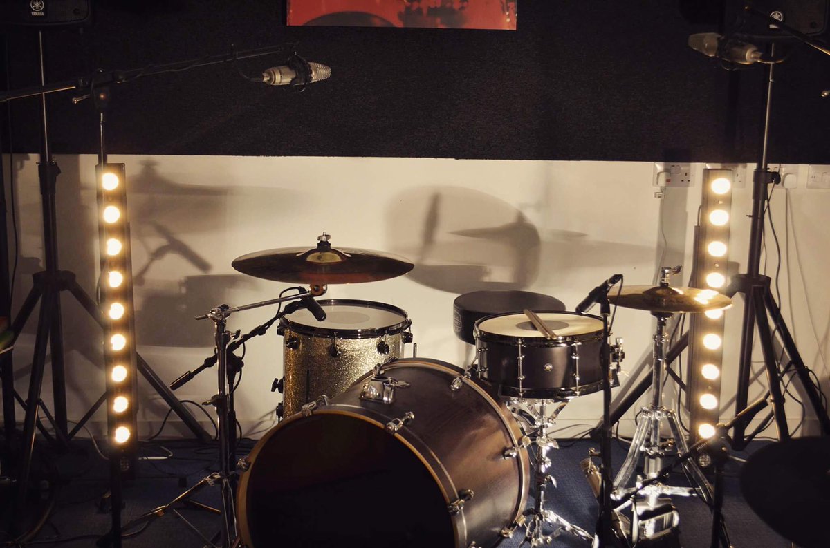 ApocalypseGSY's tweet photo. We really enjoyed shooting some videos for @SOPMgsy today! 

#lookatthosedrums #recording #coolcovers https://t.co/Yv6oHpIutn